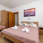 In 27707 Apartmán Dramalj