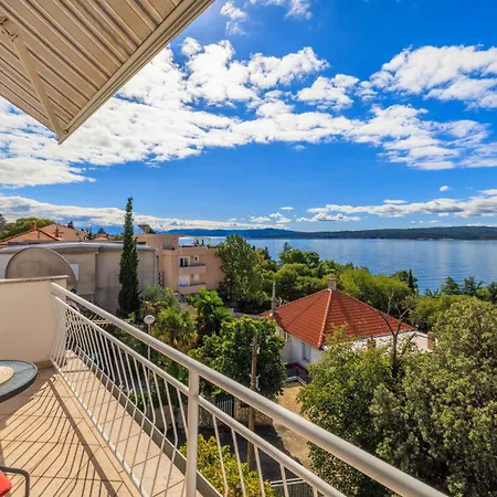 Apartment In 27707 *